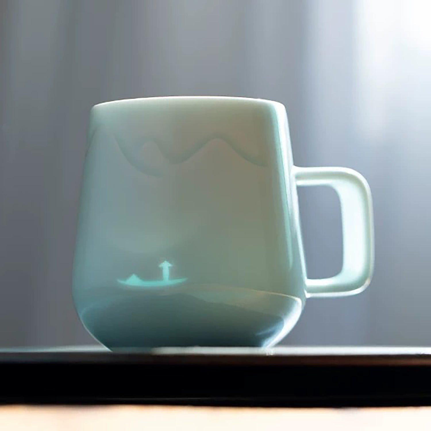 Mug en porcelaine style translucide avec motif oiseaux et pêcheur