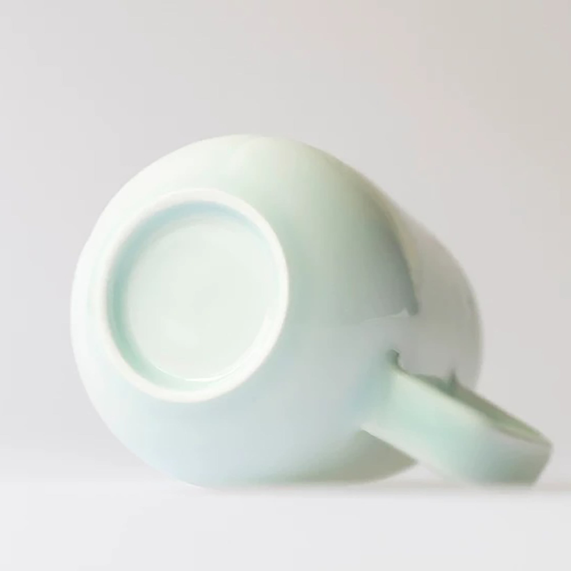 Mug en porcelaine style translucide avec motif oiseaux et pêcheur