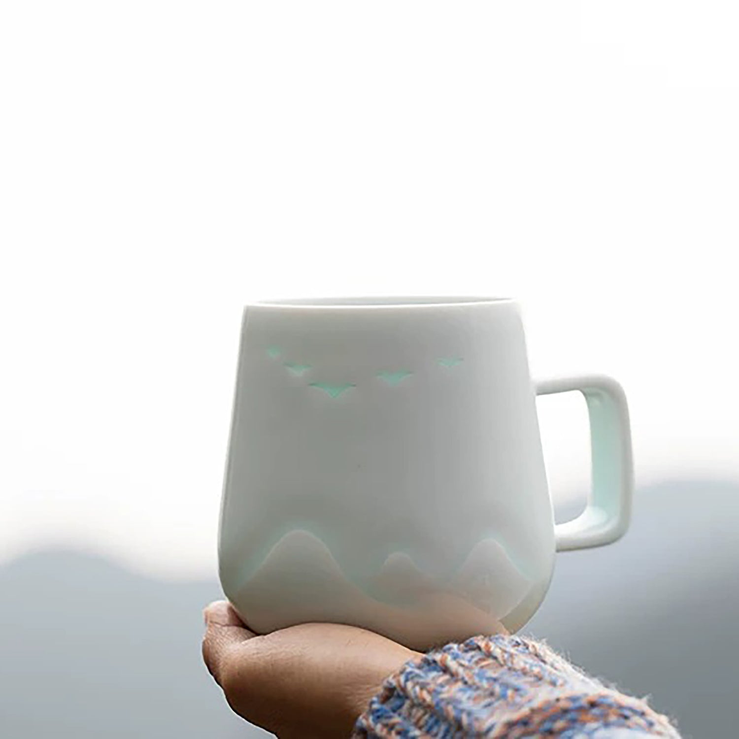 Mug en porcelaine style translucide avec motif oiseaux et pêcheur