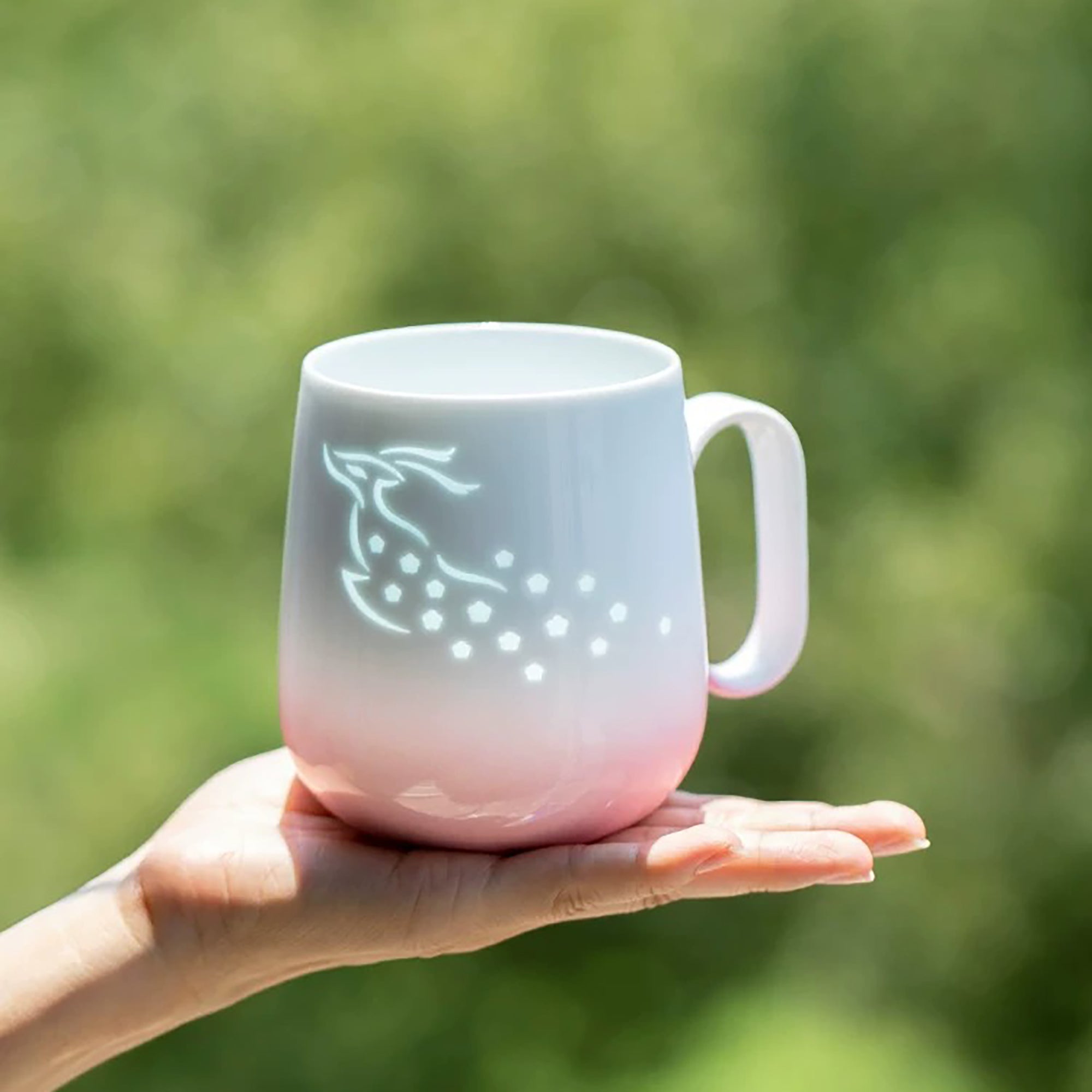 Mug en porcelaine style translucide avec motif cerf céleste