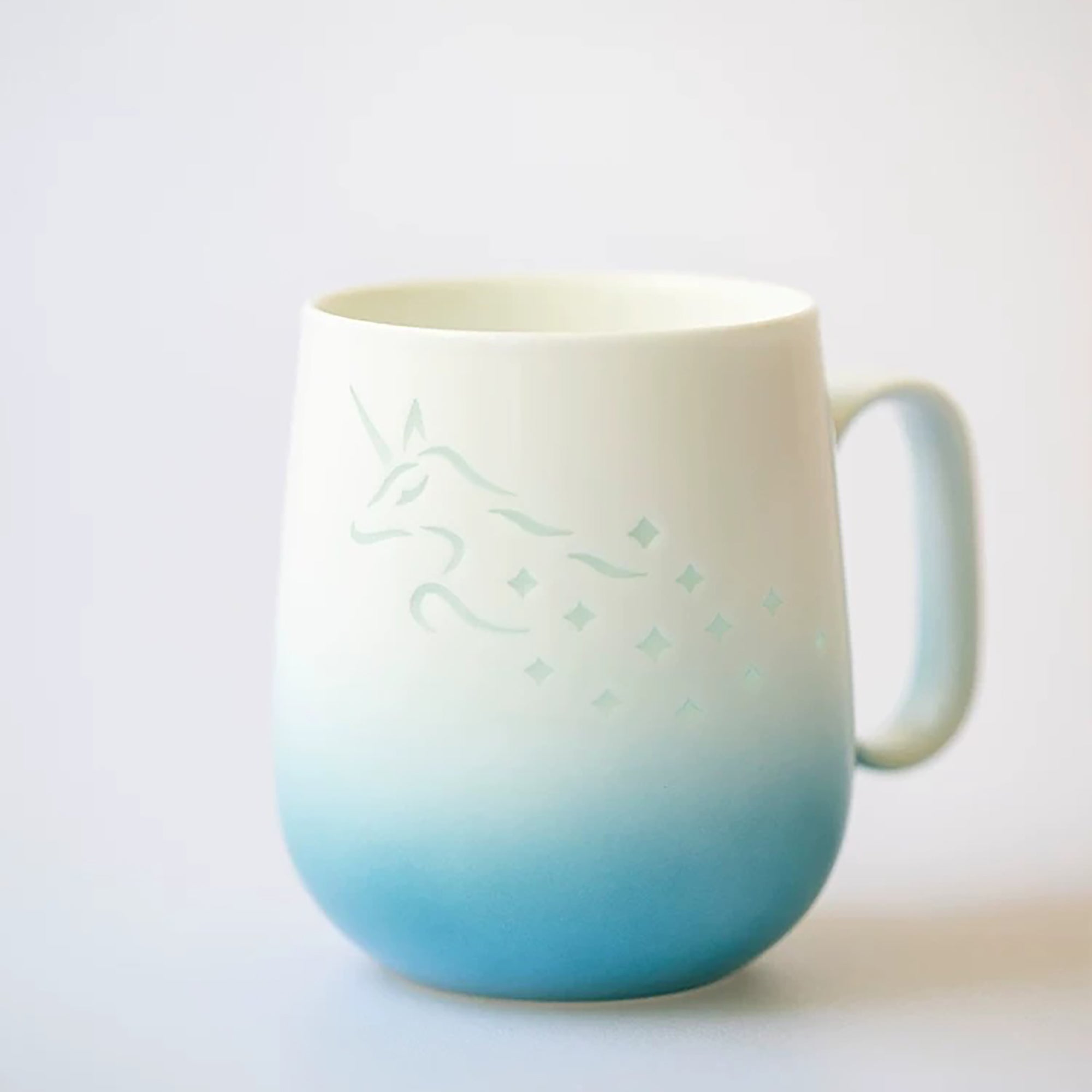 Mug en porcelaine style translucide avec motif cerf céleste