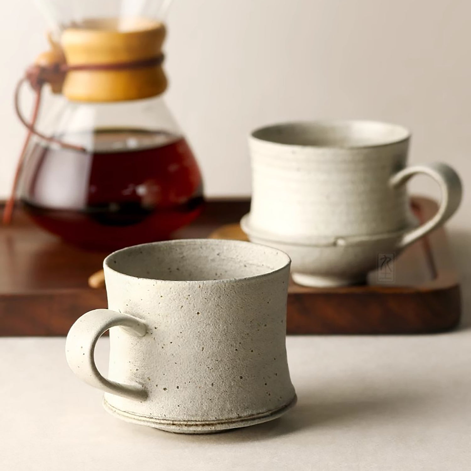 Mug à café en grès artisanal de style minimaliste