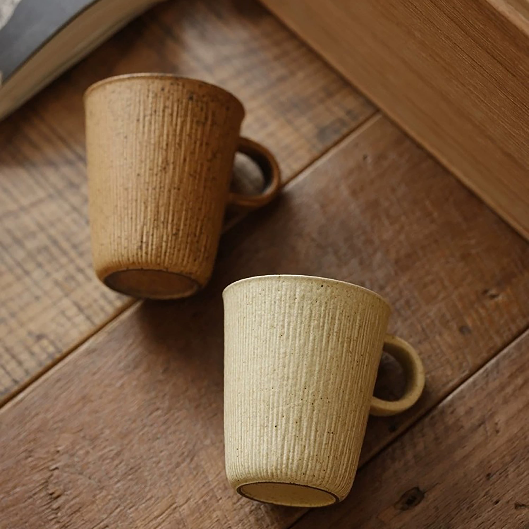 Mug en céramique à glaçure changeante effet four