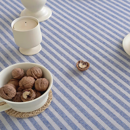 Nappe en lin et coton rayée de style minimaliste
