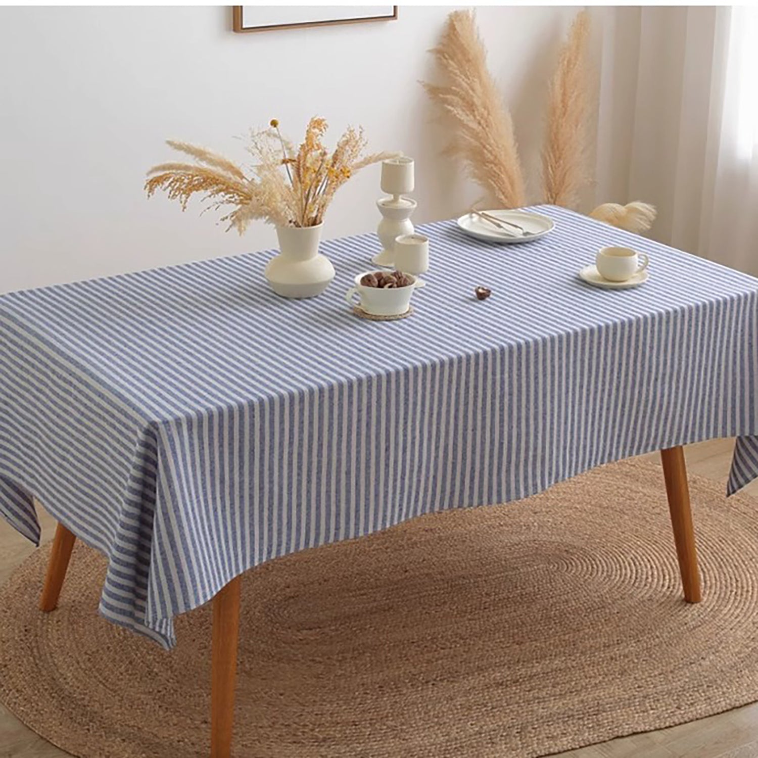 Nappe en lin et coton rayée de style minimaliste