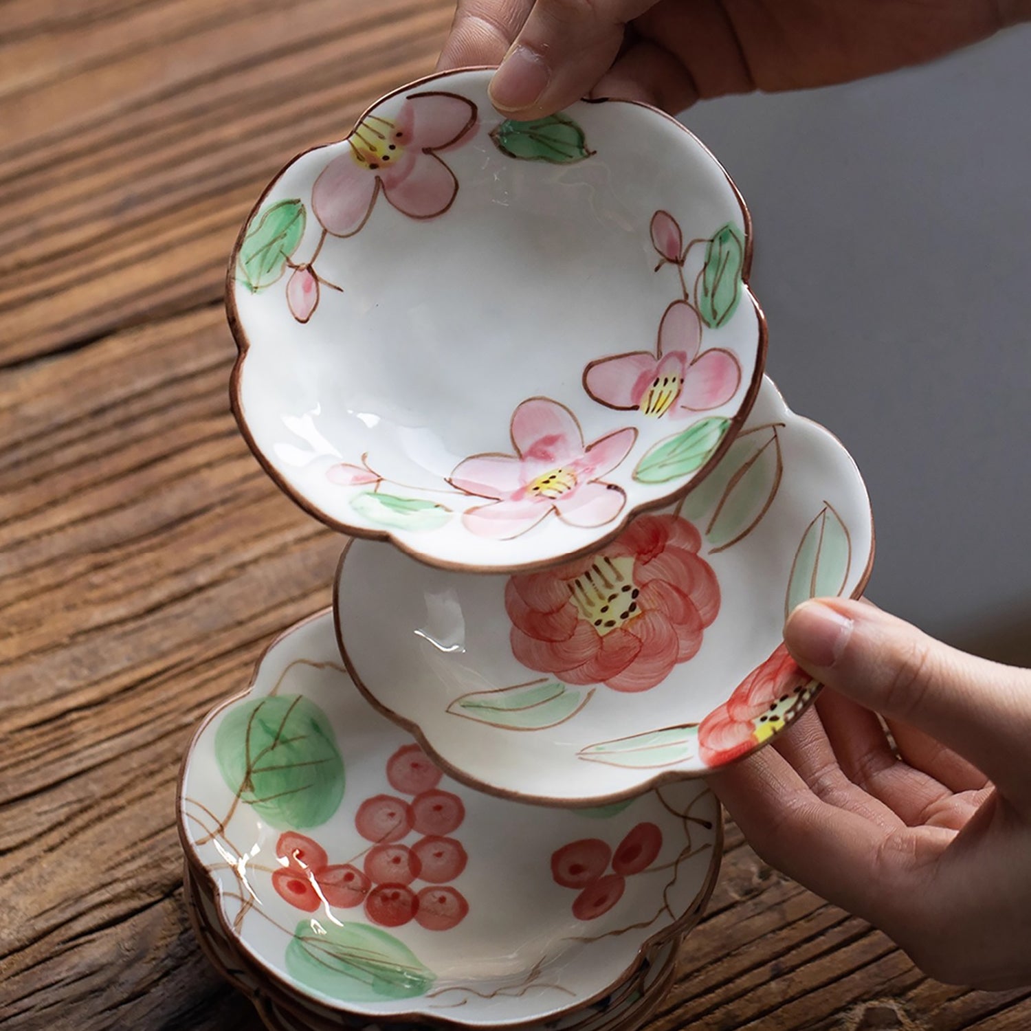 Petite assiette en céramique Minoyaki en forme fleur