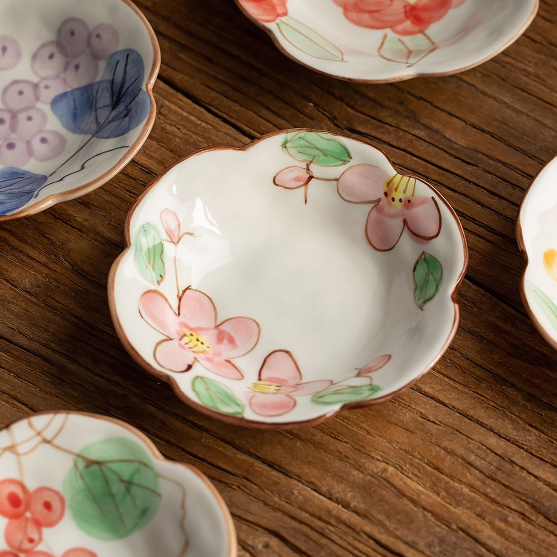 Petite assiette en céramique Minoyaki en forme fleur