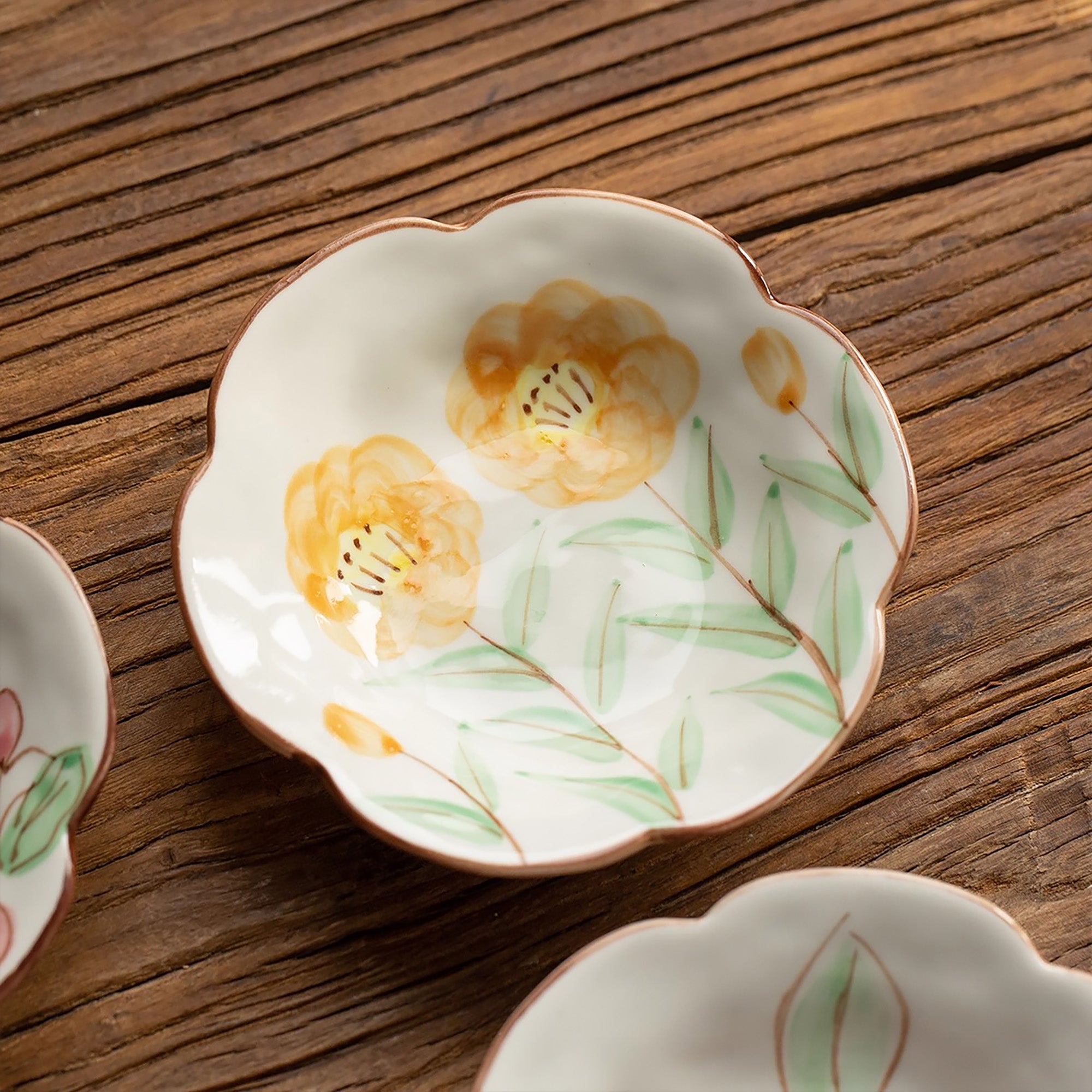 Petite assiette en céramique Minoyaki en forme fleur