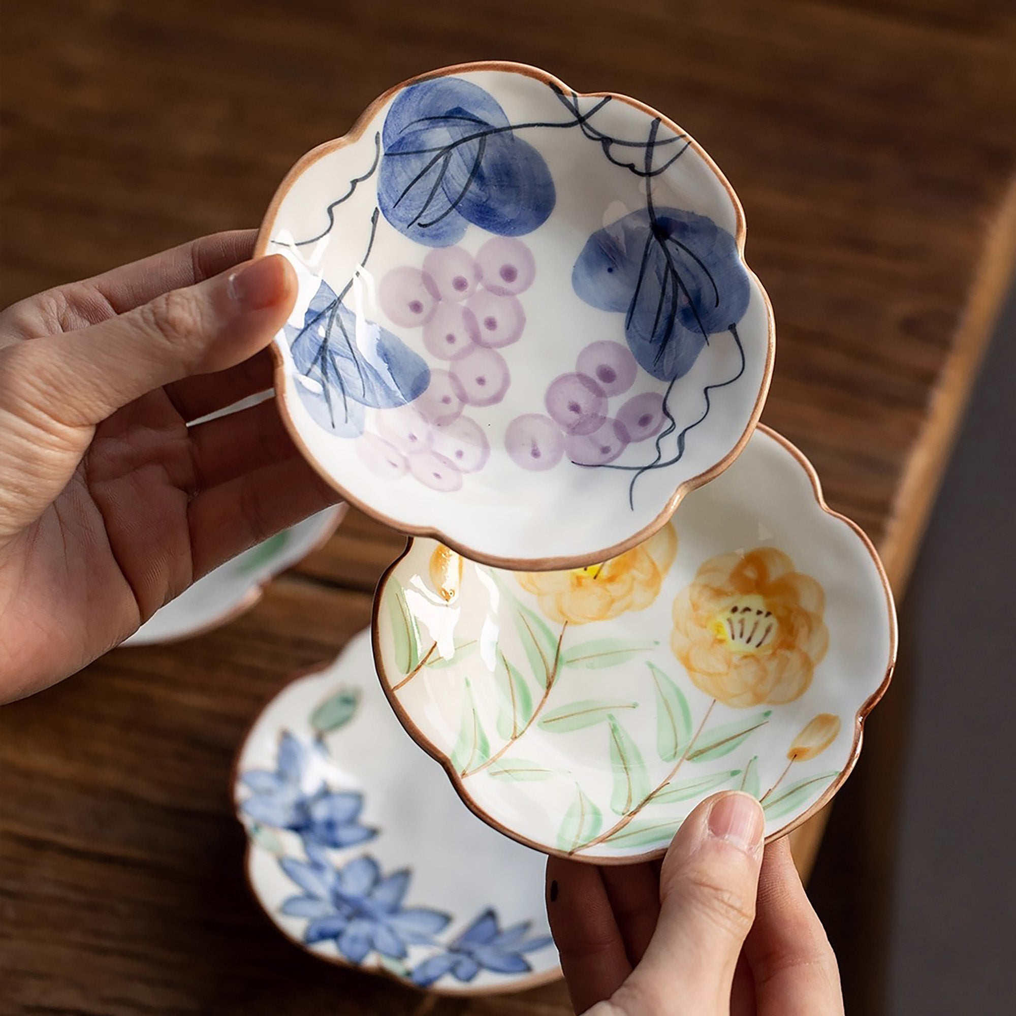Petite assiette en céramique Minoyaki en forme fleur