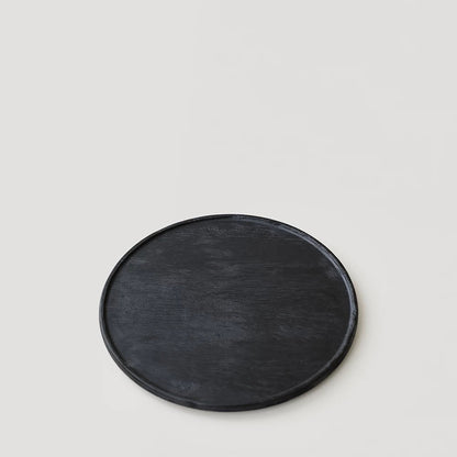 Plateau en bois carbonisé style wabi-sabi