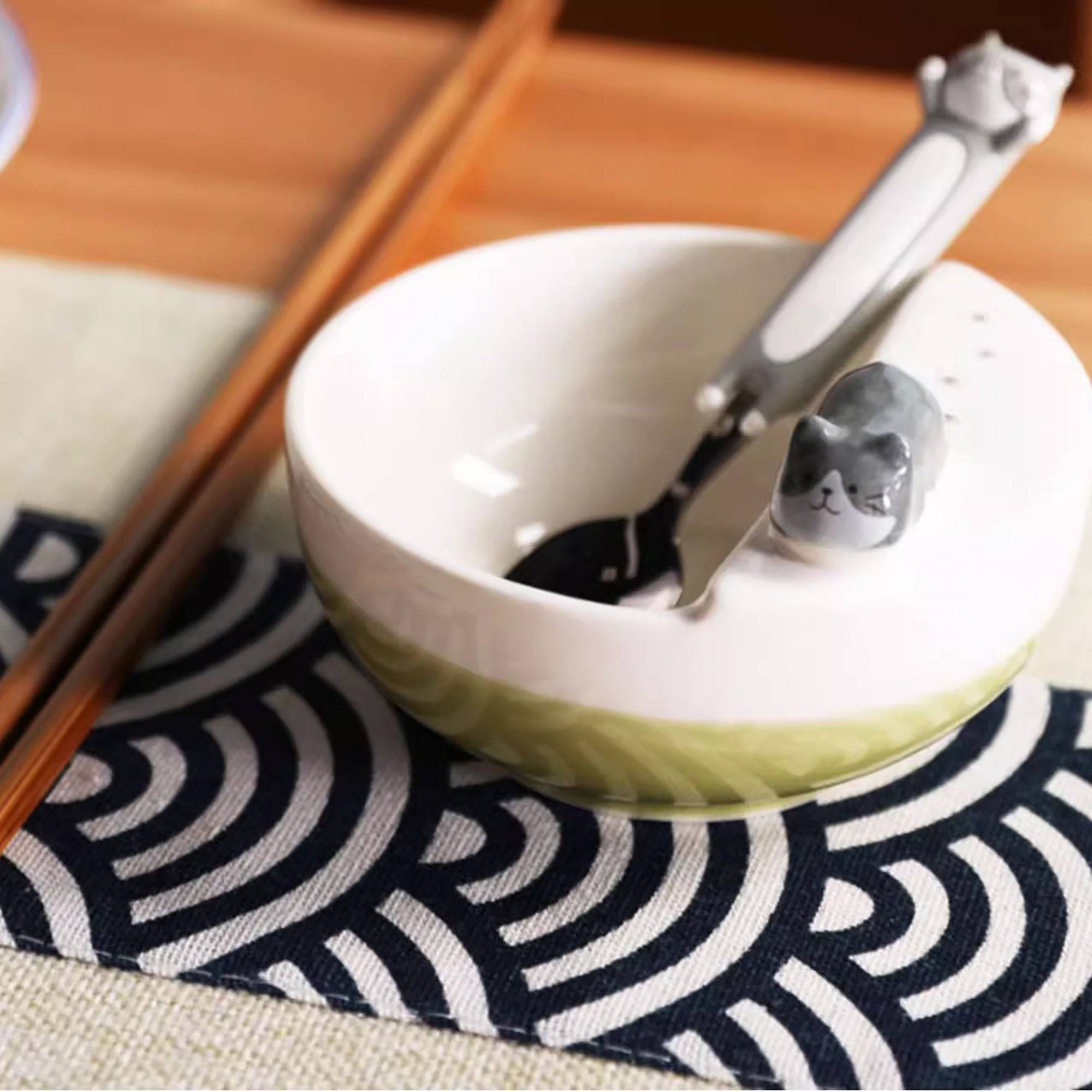 Japanisches Keramiklöffelset mit Kätzchenrand