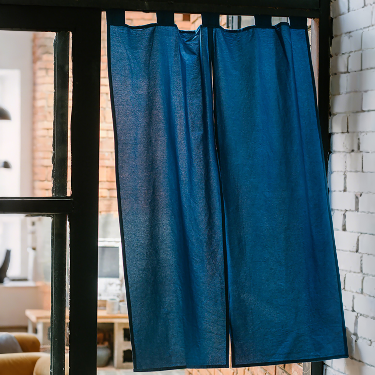 Rideau fendu en lin et coton avec teinture végétale artisanale