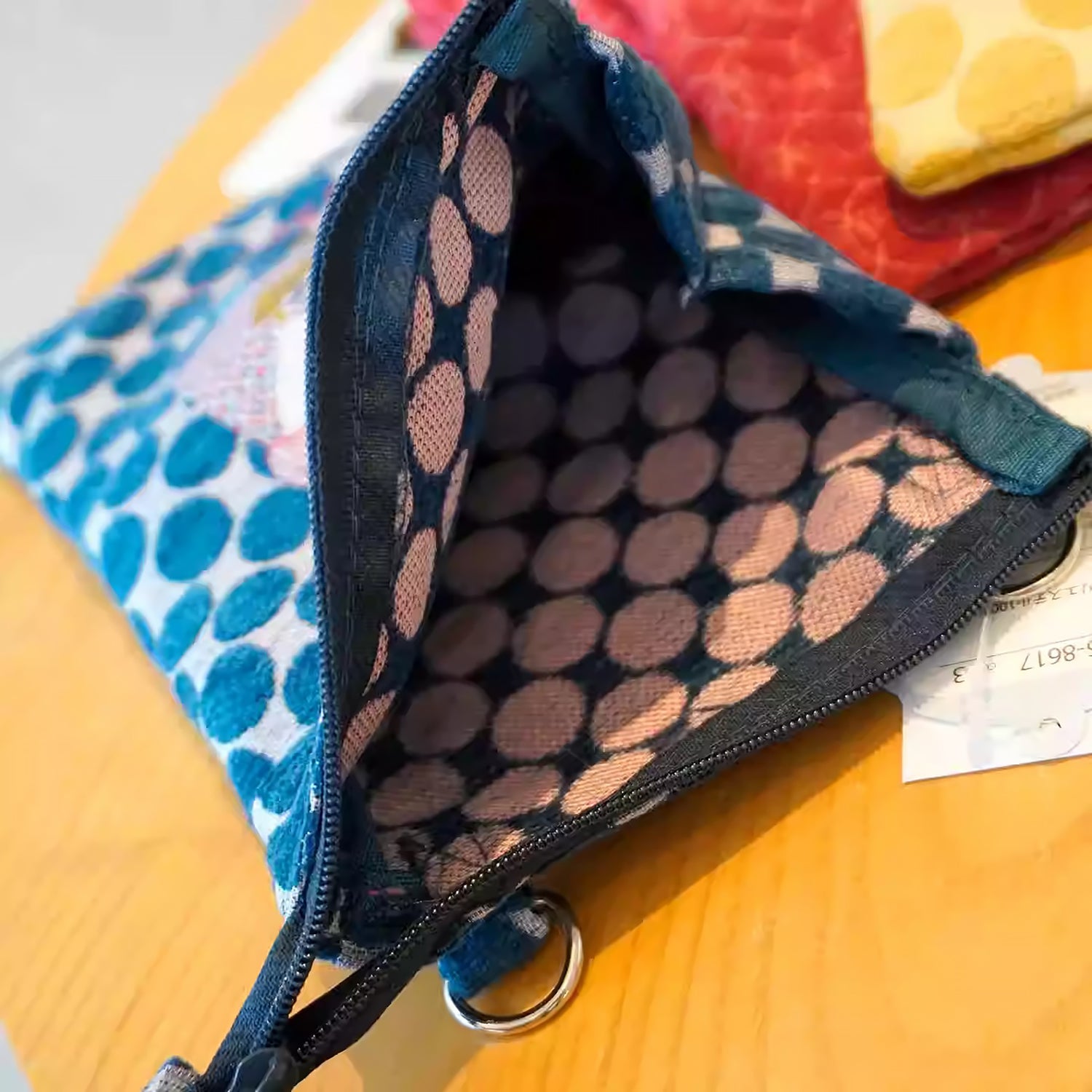 Sac bandoulière Kusuguru en jacquard avec motif chat brodé