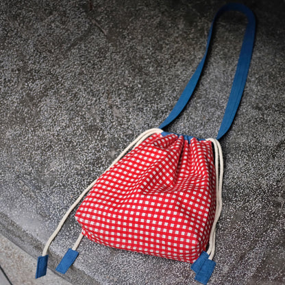 Sac à bandoulière artisanal en coton à carreaux