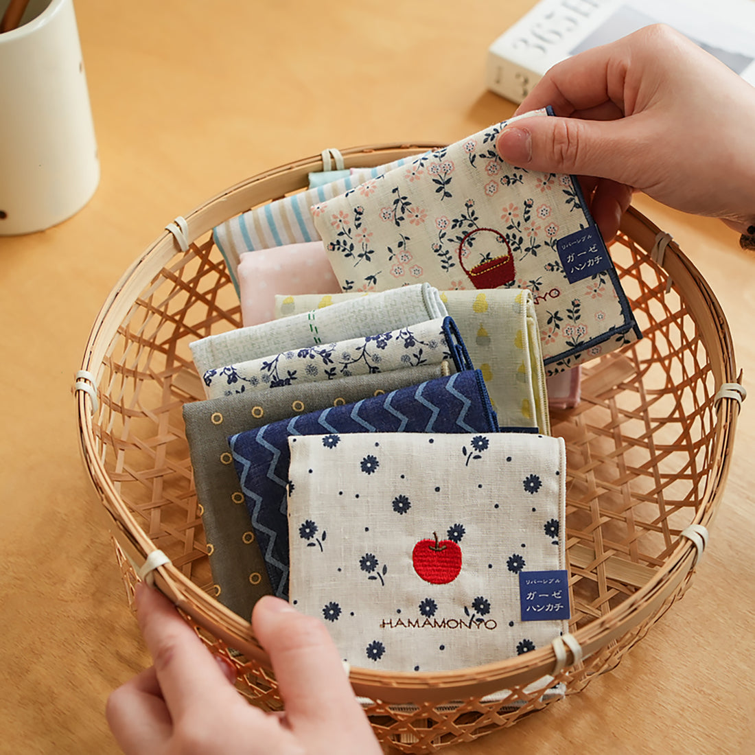 Serviette en coton brodé Hamamonyo