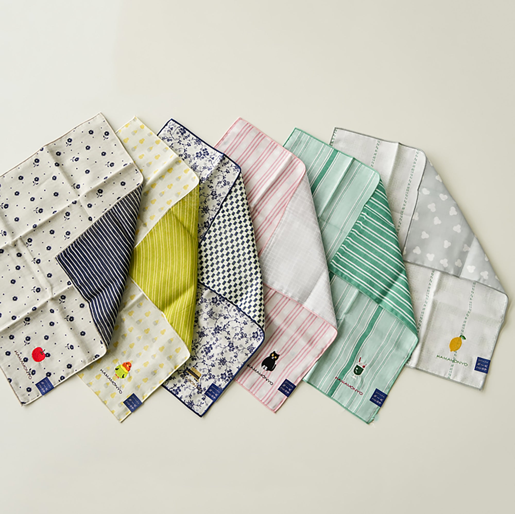 Serviette en coton brodé Hamamonyo