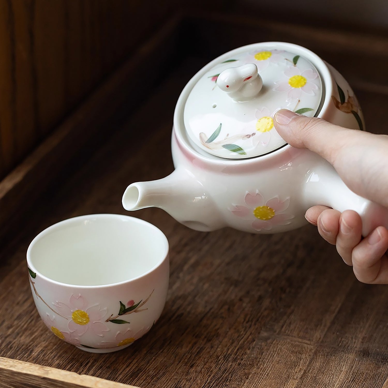 Théière en céramique Seto-yaki à motifs de fleurs de cerisier