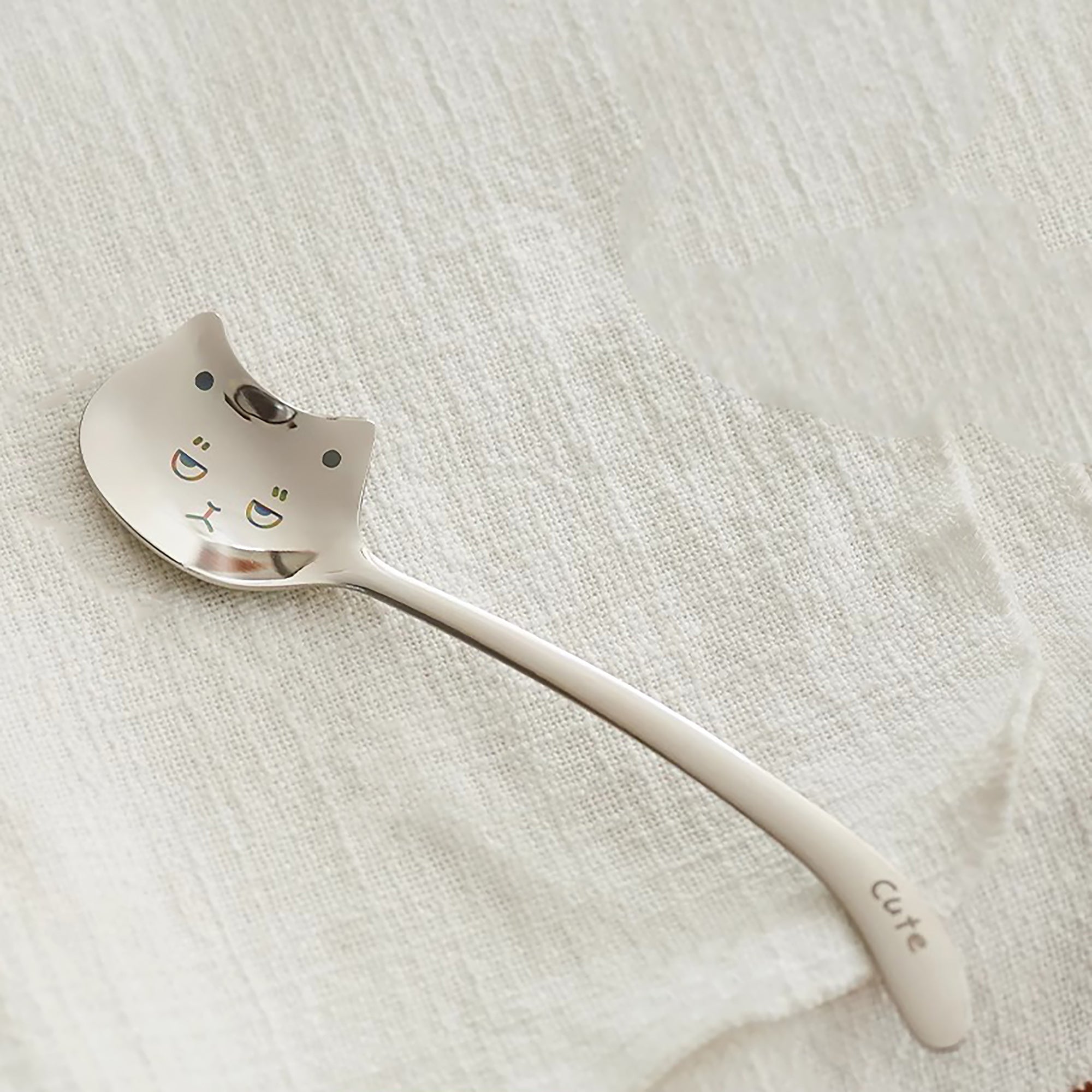 Cuillère en acier inoxydable avec gravure de chat mignon