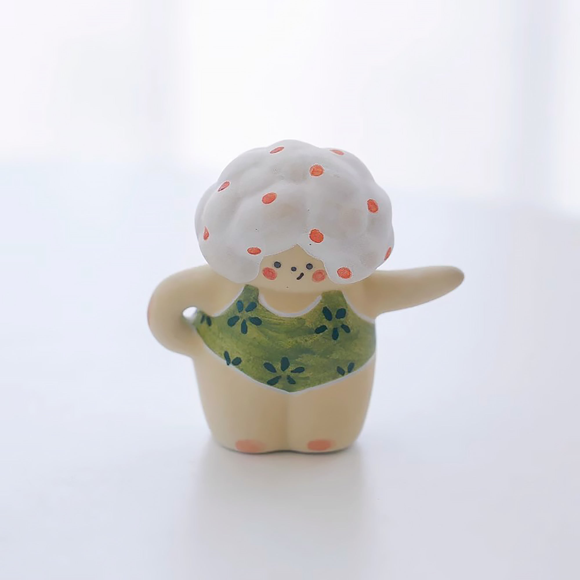 Handgefertigte Keramikpuppenfigur