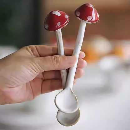 Mug en céramique fait main avec poignée champignon