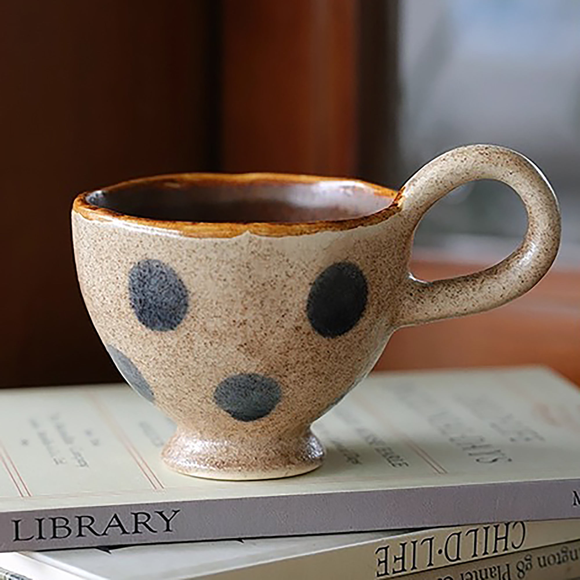 Mug en céramique fait main style vintage à pois