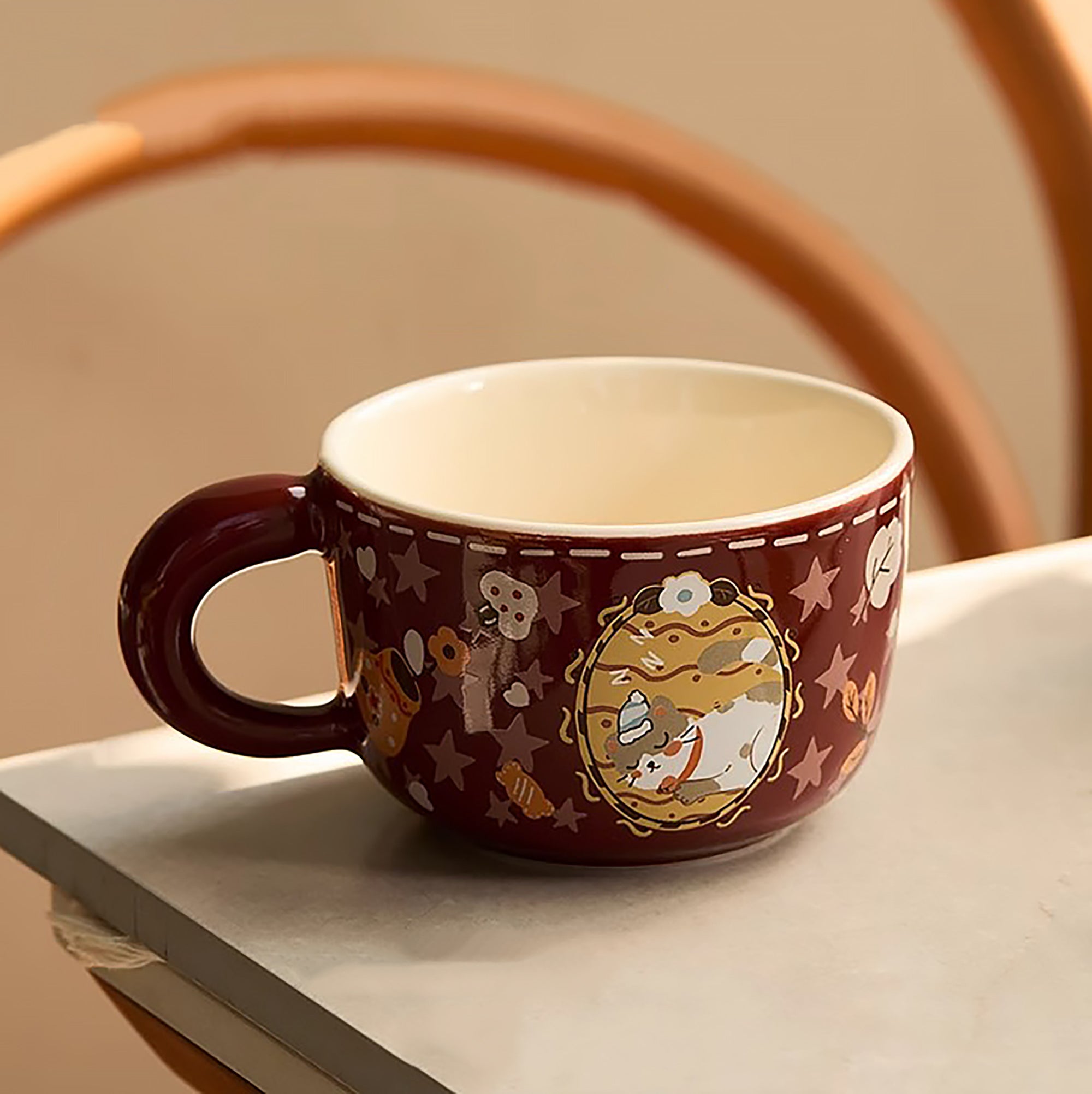 Mug en céramique avec illustration de chat