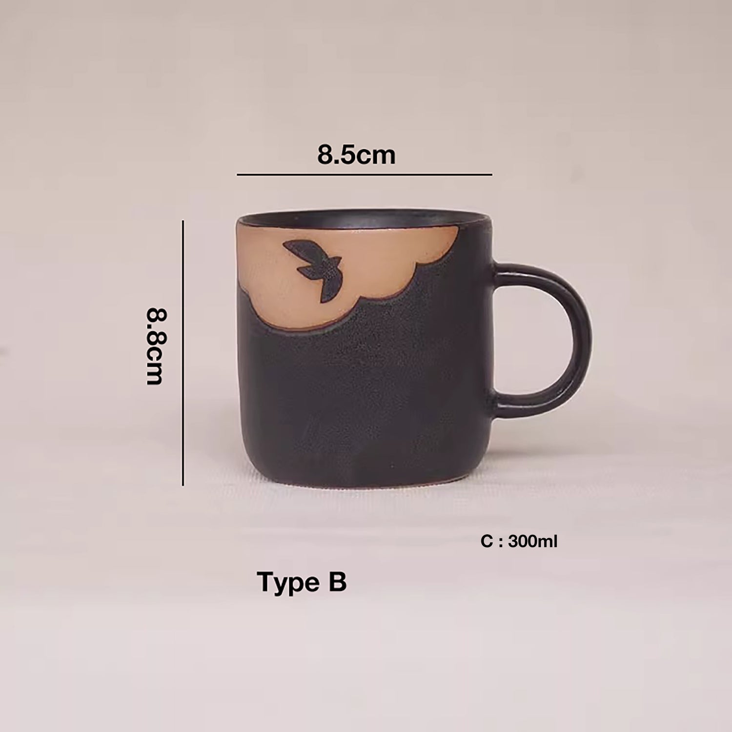 MUG NOIR avec motif oiseau vole dans la nuit