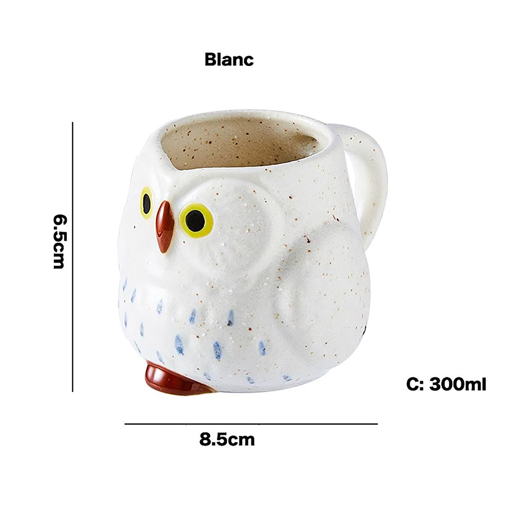 Teekanne und Tassen mit niedlichem Eulen-Design