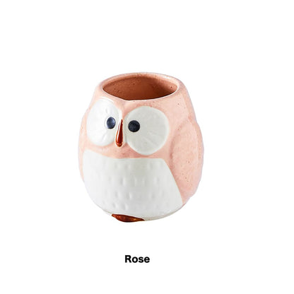 Théière et tasses avec un mignon design de hibou