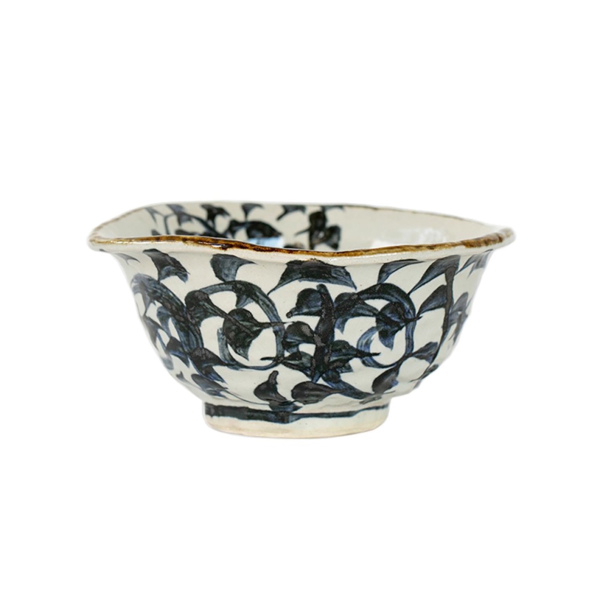 Minoyaki Keramikschale mit floralen Arabeskenmustern