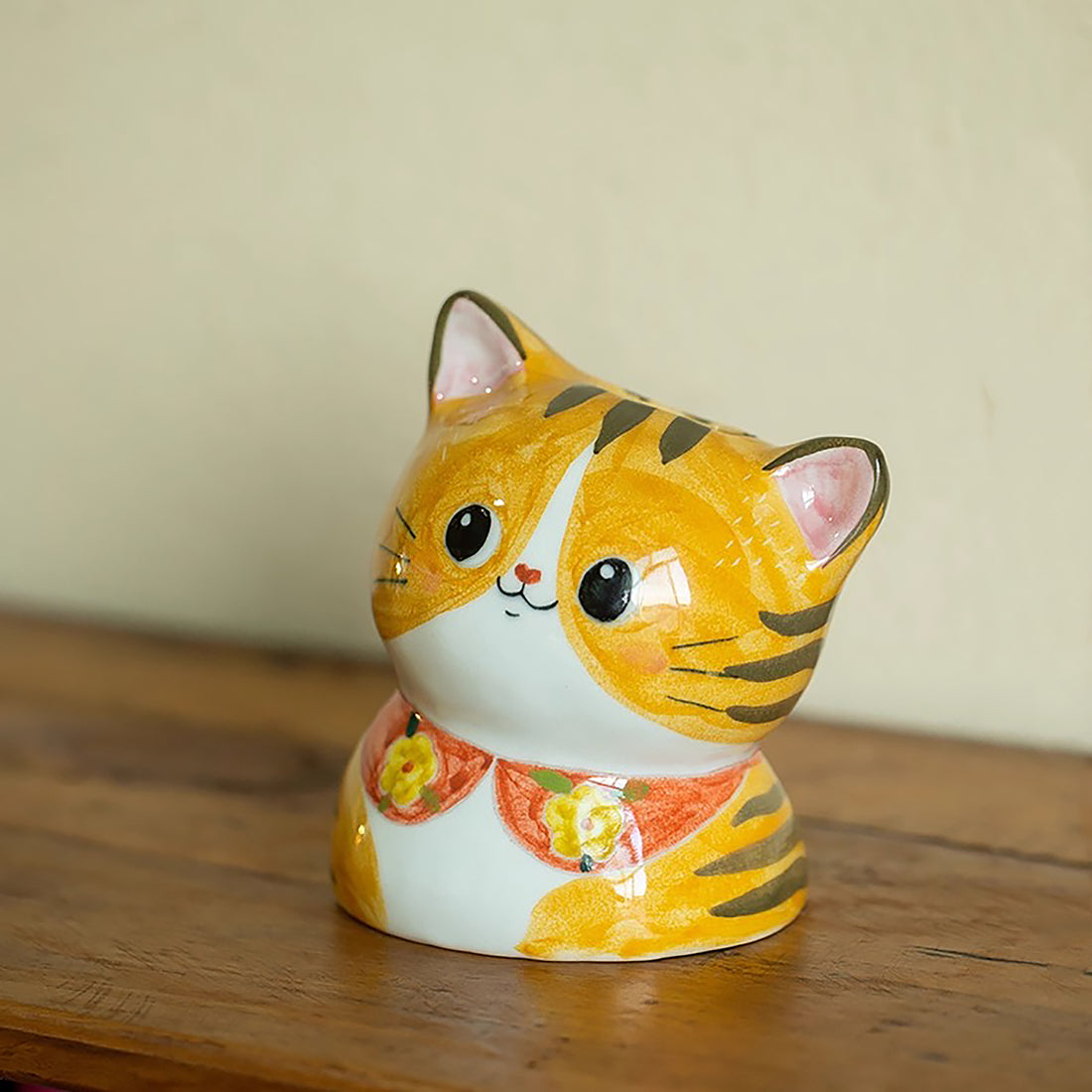 Vase mignon en céramique peinte à la main