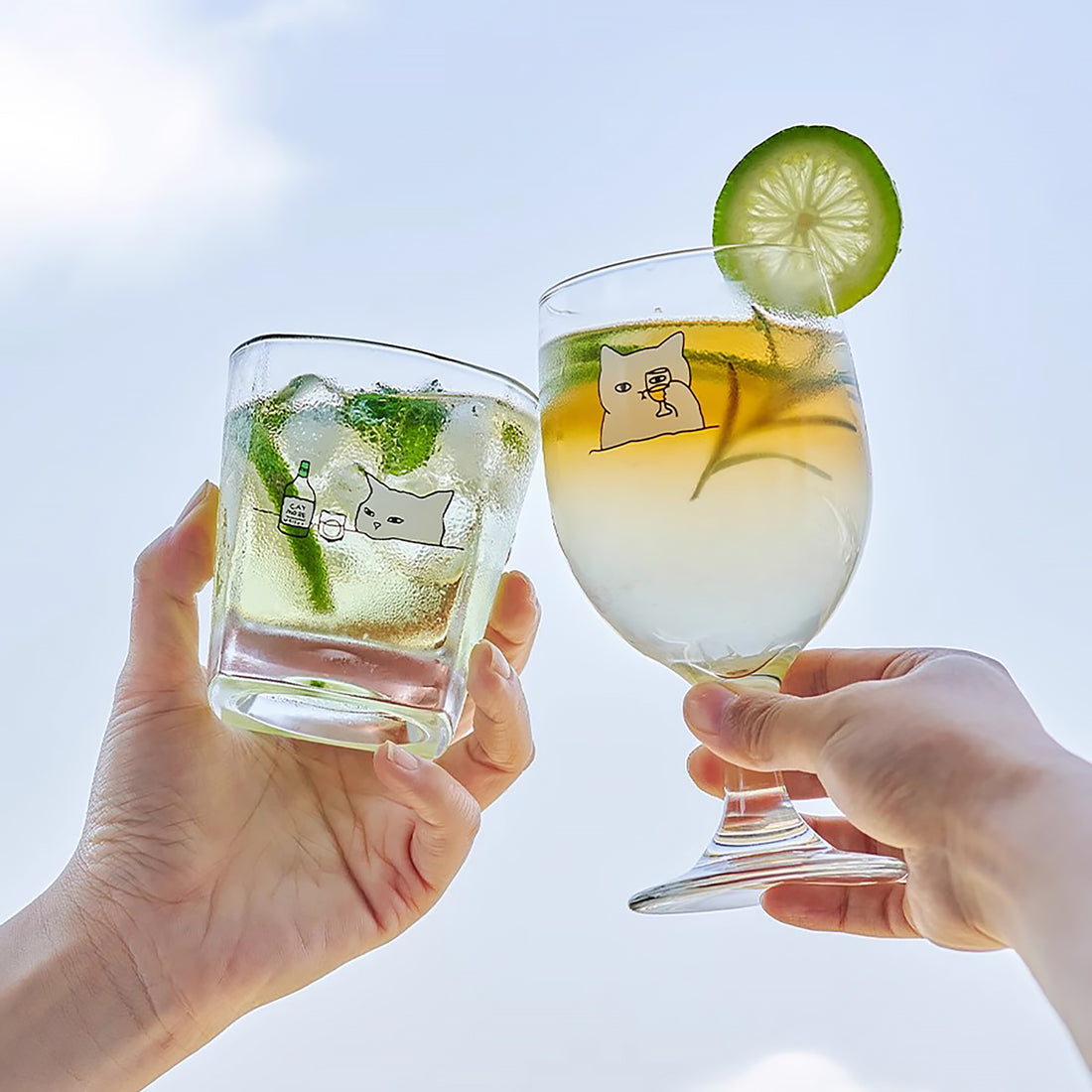 Verre avec mignon illustration de chat