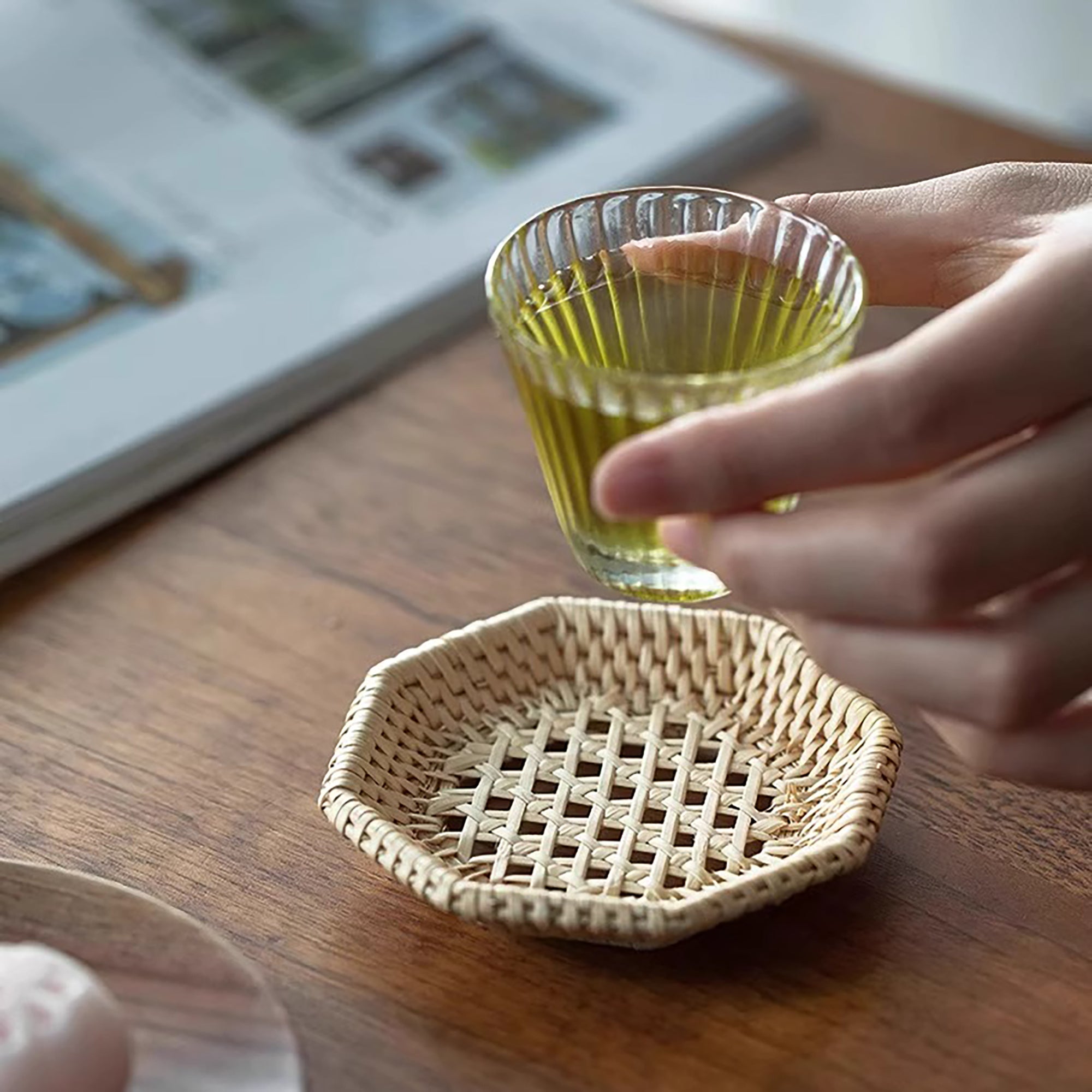 Sous-verre tressé en rotin fait main par Matsunoya