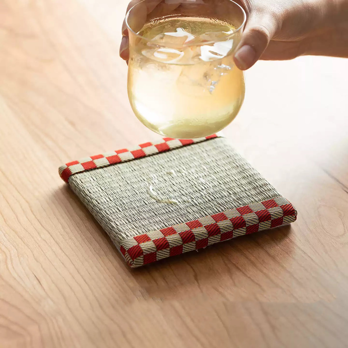 Sous-verre Shimoyama en jonc style tatami