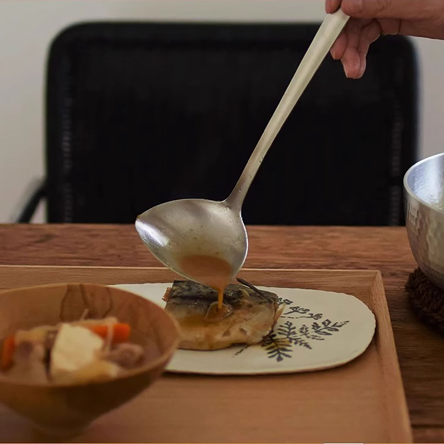 Louche japonaise longue en acier inoxydable Ichibirushi