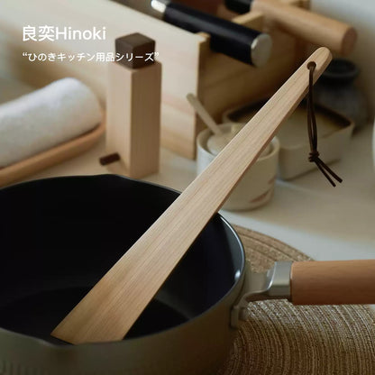 Spatule triangulaire en bois Hinoki massif