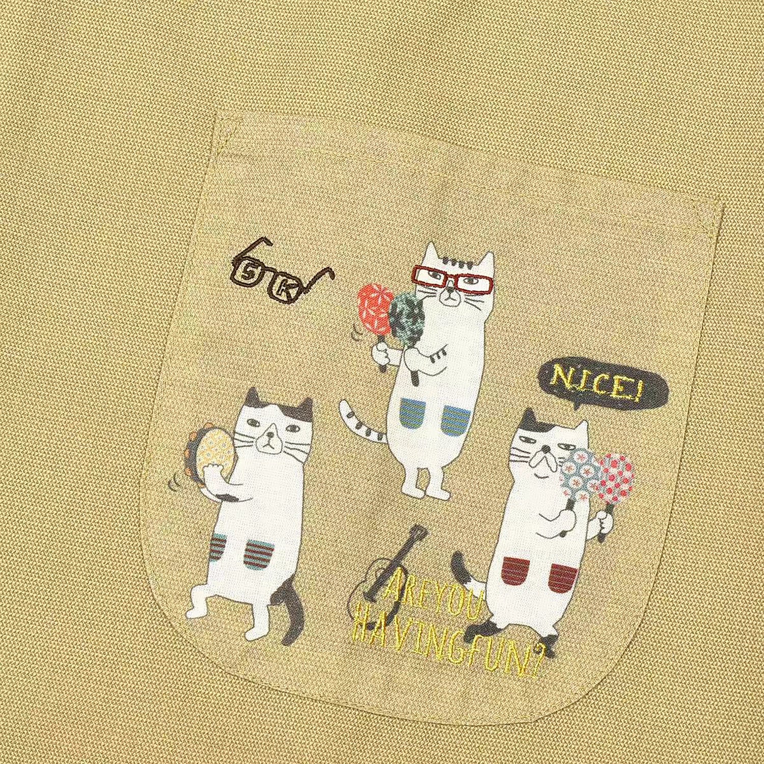 Tablier et manchette Kusuguru avec motif chat brodé