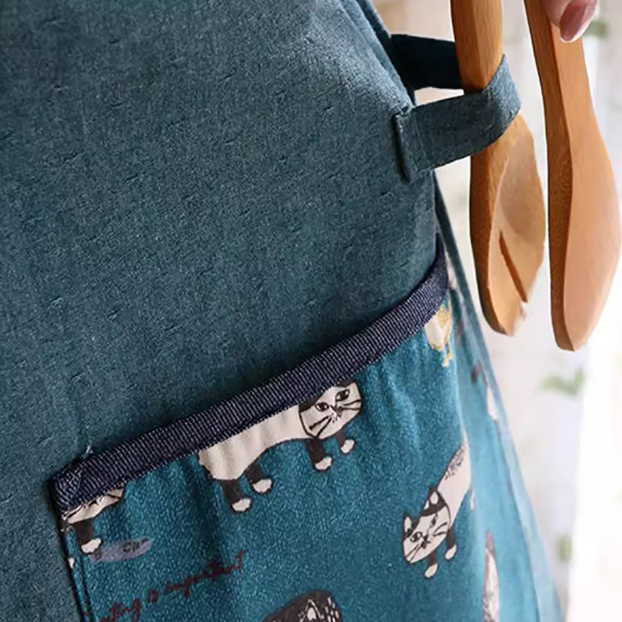 Tablier Kusuguru long à manches avec motif chat