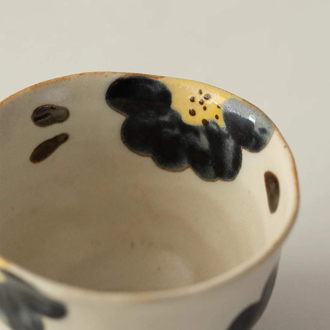 Tasse et soucoupe en grès Tokoname  avec Motif floral