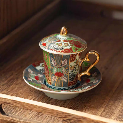 Tasse Aritayaki style Rinkuro décor impérial doré