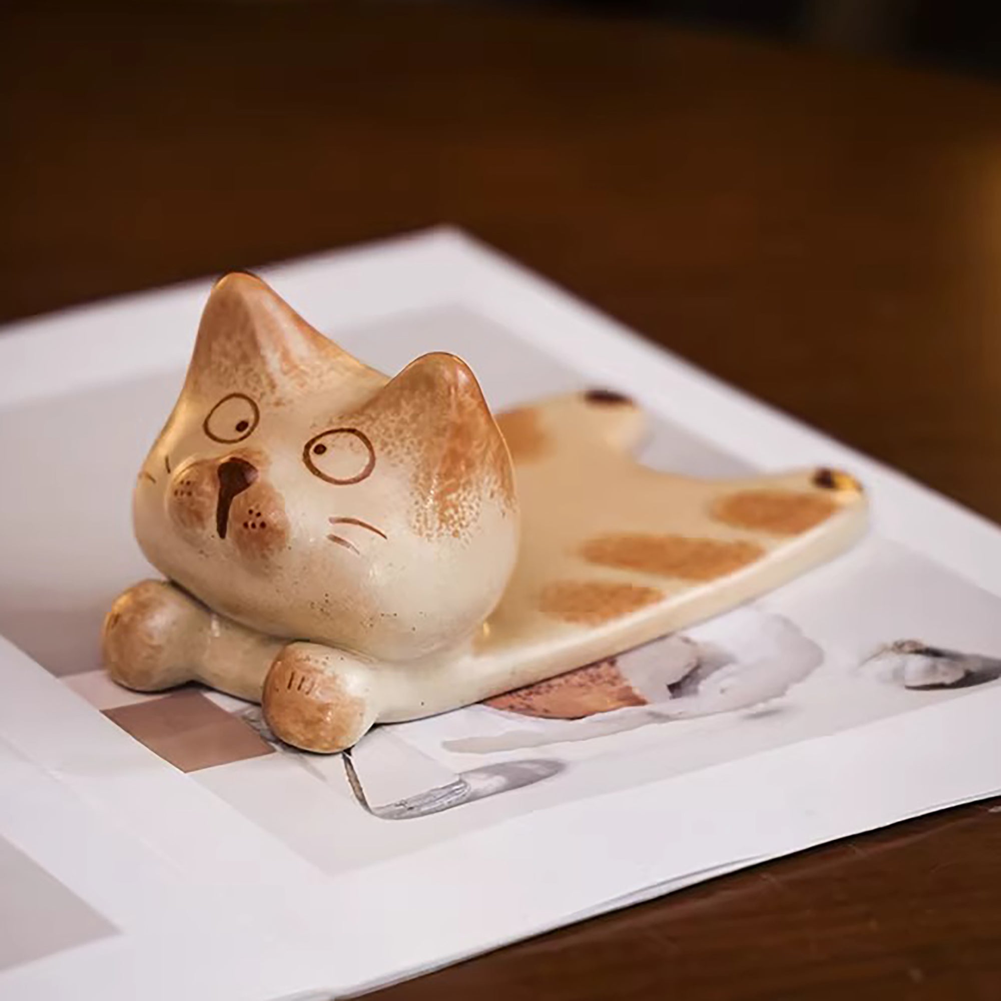Tasse café en céramique artisanale avec motif chat et chien 