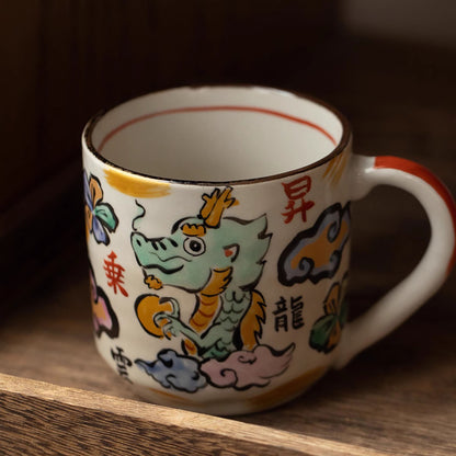 Mug Arita-Yaki avec motif Dragon Porte-Bonheur