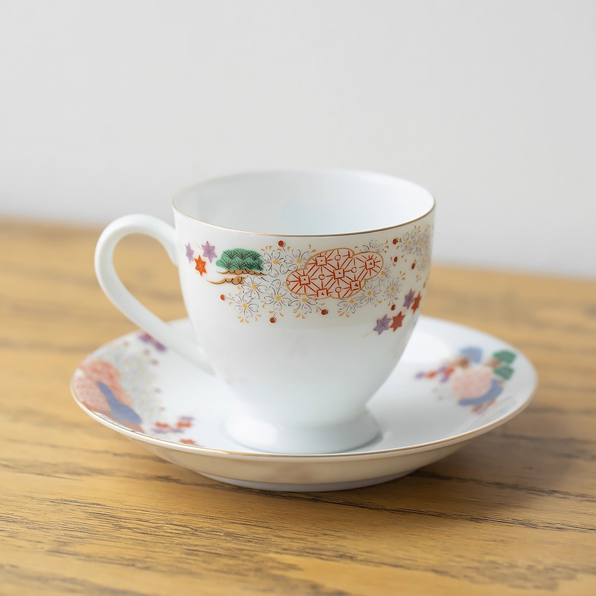 Mug à café Arita yaki avec motif nuages auspices