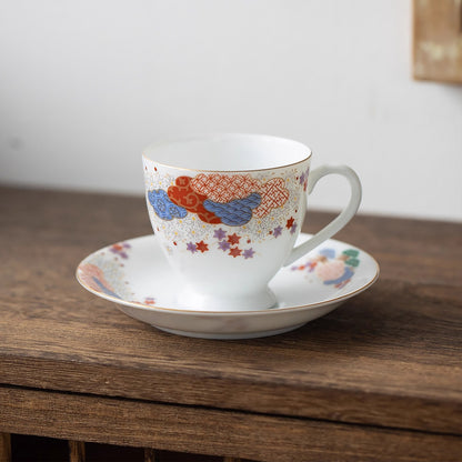 Mug à café Arita yaki avec motif nuages auspices