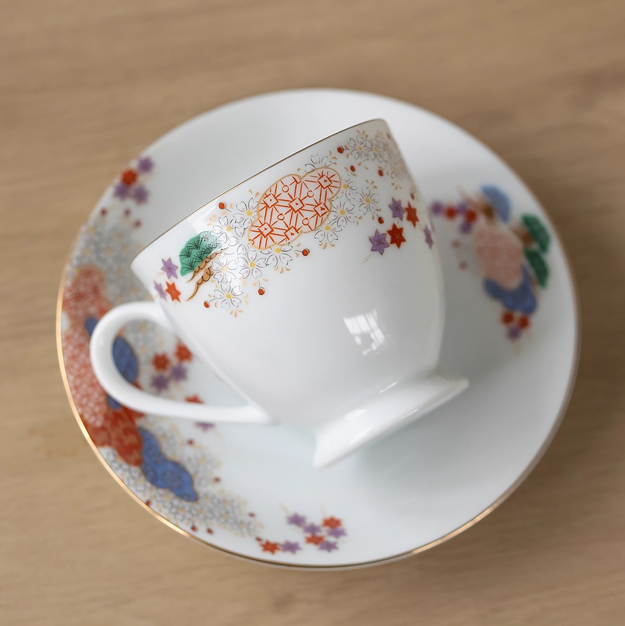 Mug à café Arita yaki avec motif nuages auspices