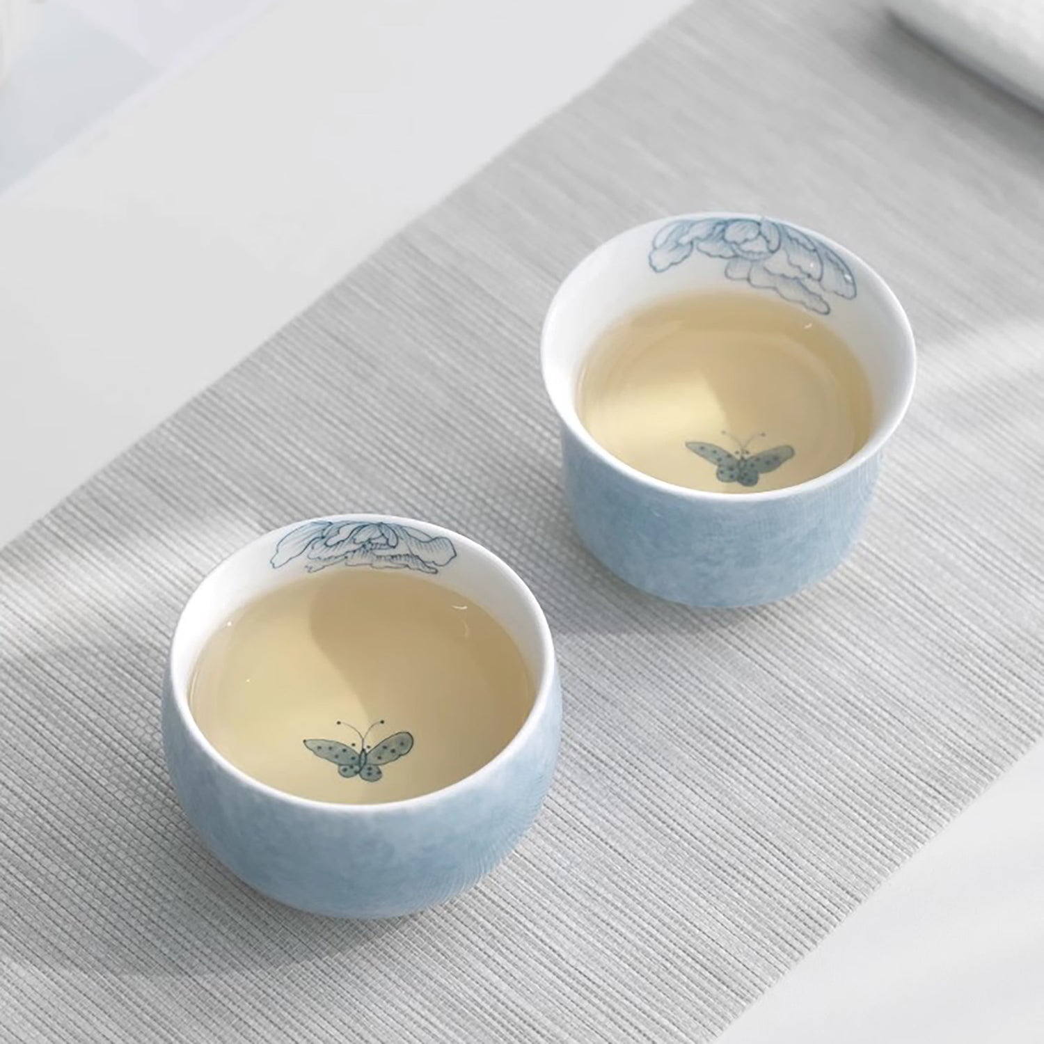 Tasse Maître à Thé en Céramique en Thème &quot;Papillon et Fleur&quot;