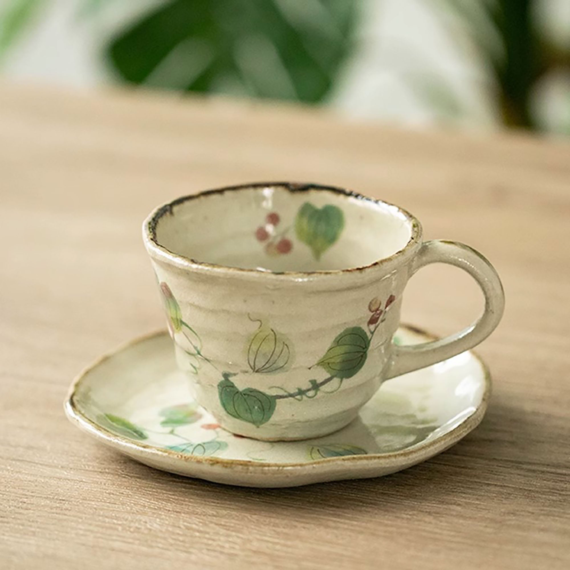 Tasse à café en céramique Mino-yaki avec Motif floral de vigne