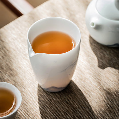 Tasse de partage en Thème &quot;Montagnes Lointaines&quot;