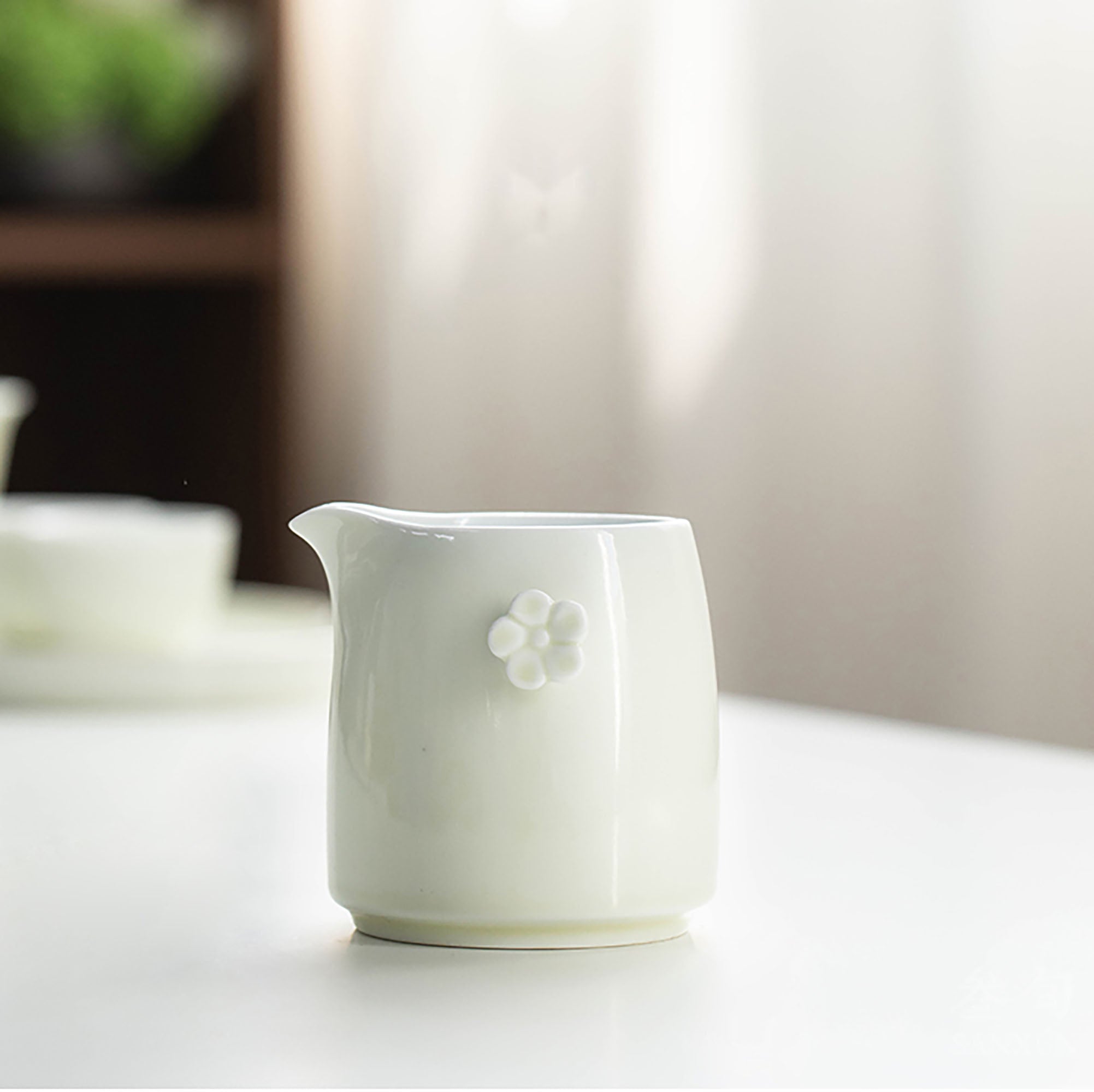 Tasse de partage en porcelaine avec émail primevère innovant