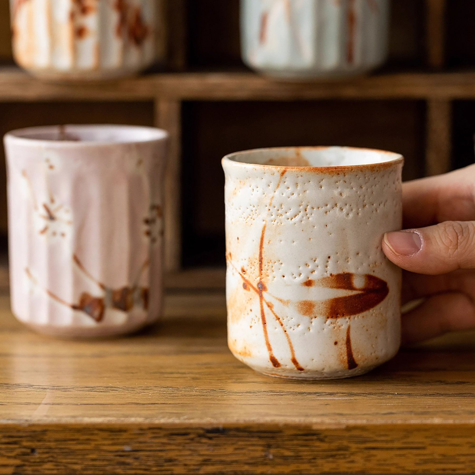 Teetasse aus Shino-Yaki-Steinzeug